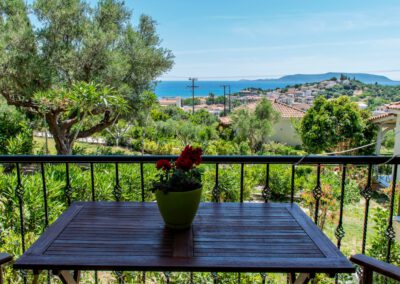 Blick vom Balkon auf Finikounda und das Meer